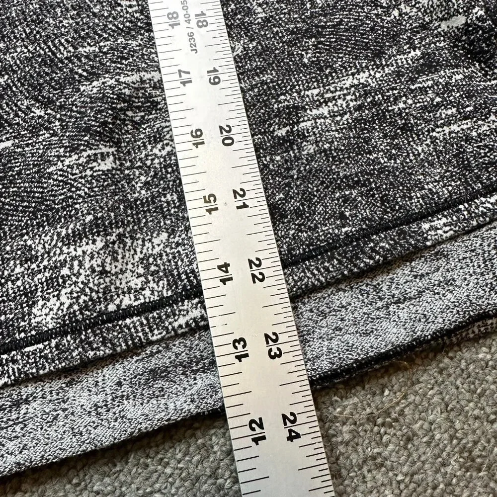 Lululemon Forever Endeavour Long Sleeve in Rush Jacquard Black White Size 6